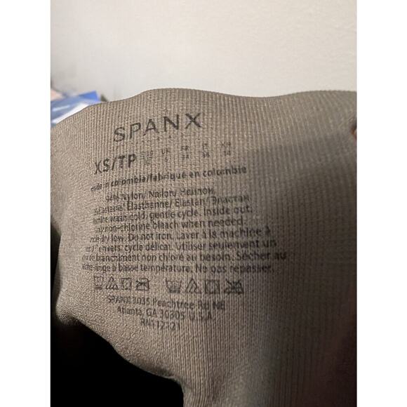 Spanx Cropped Leggings Women's XS Green Athletic Workout Stretch Athleisure - Picture 7 of 7